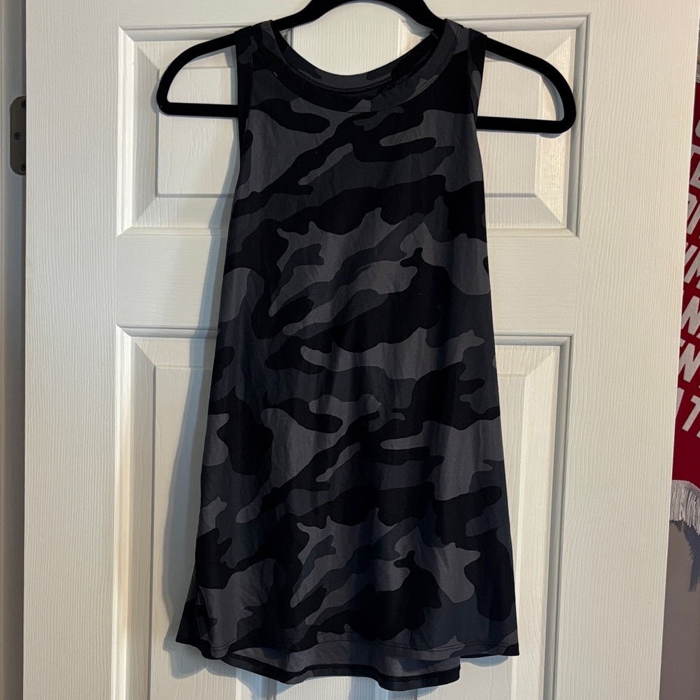 Old Navy Black and Gray Camo Tank Top